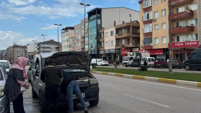 Balıkesir’in Bandırma ilçesinde, Atatürk Caddesi Liman AVM önünde seyir halindeki
