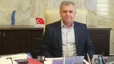 Balıkesir’in Manyas ilçesinde eylül ayı başında başlayan ayçiçeği hasadı ile
