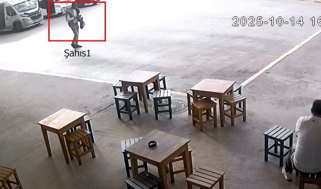 Tomografide şok eden görüntü…Uyuşturucu midesinden çıkarıldı İran’dan Çanakkale’ye midesine yutarak sakladığı uyuşturucularla satış için gelen zehir