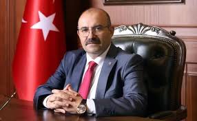Hayvanların yaşam hakkına saygı duyulması gerektiğini vurgulayan Vali İsmail Ustaoğlu,