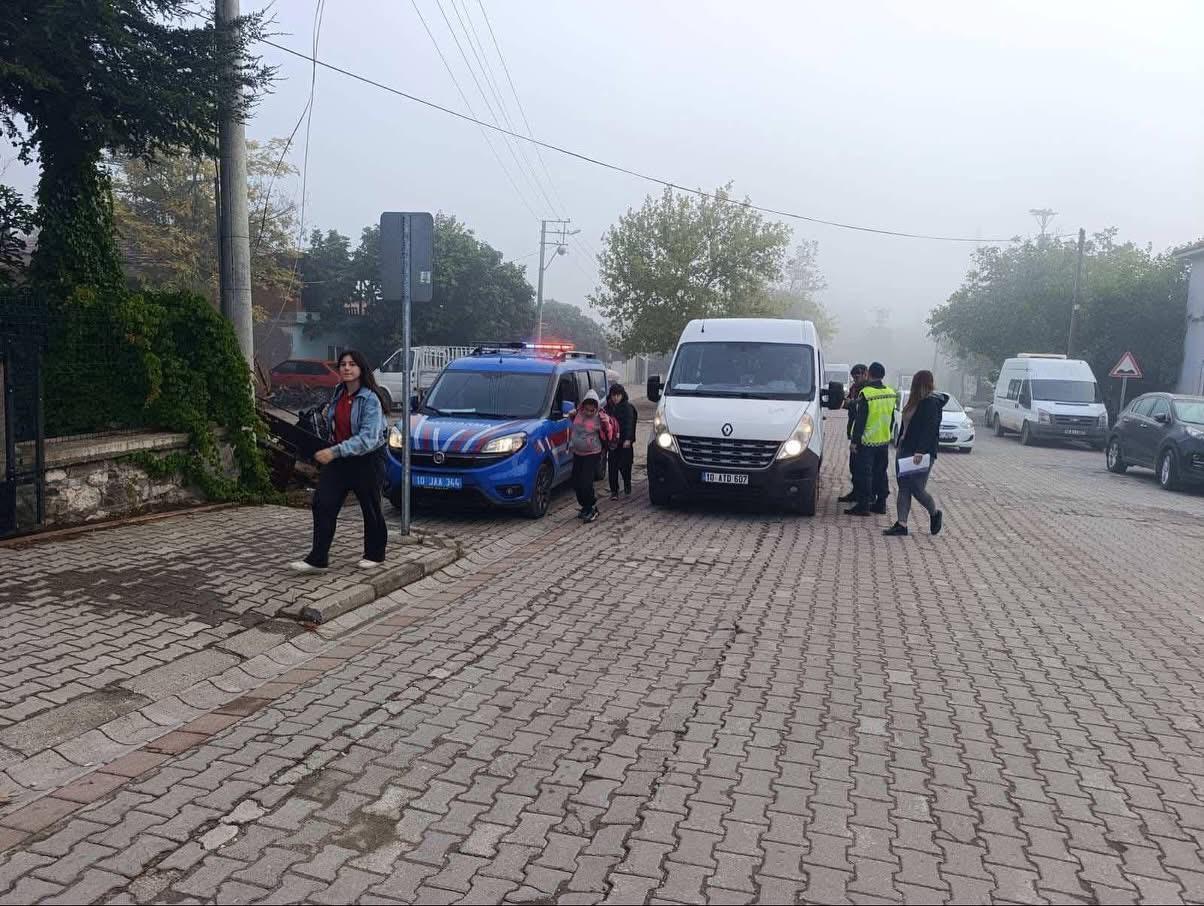 Balıkesir İl Jandarma Komutanlığına bağlı Trafik Jandarması ve Asayiş Timleri