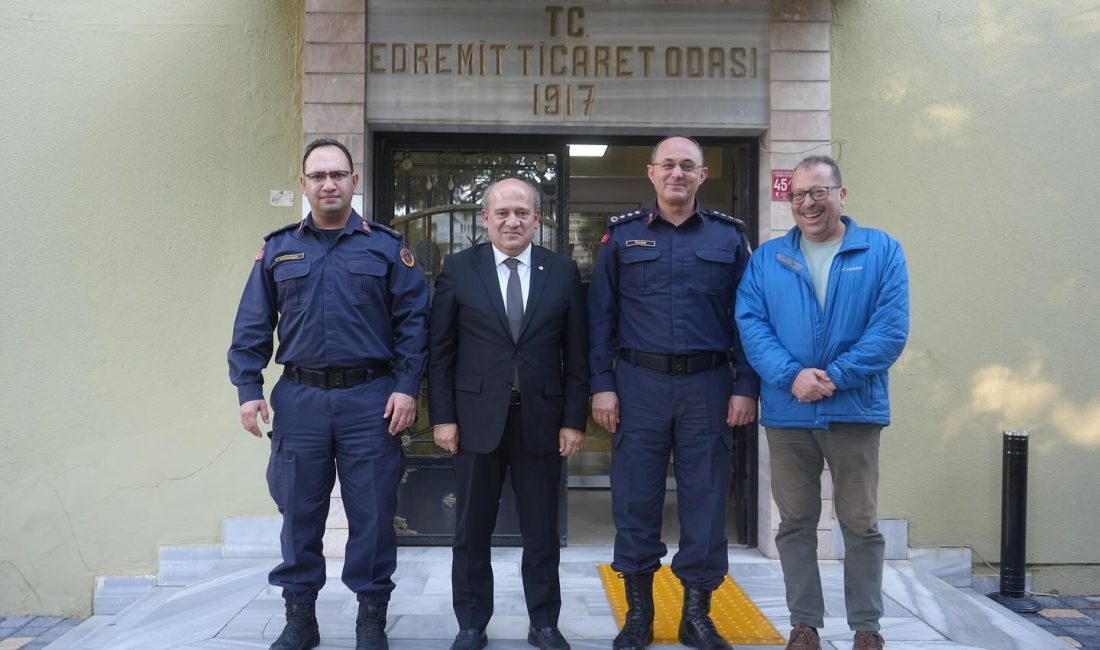 Balıkesir İl Jandarma Komutanı Murat Özer’den Edremit Ticaret Odasına ziyaret Balıkesir İl Jandarma Komutanı Jandarma Albay Murat Özer ve Edremit