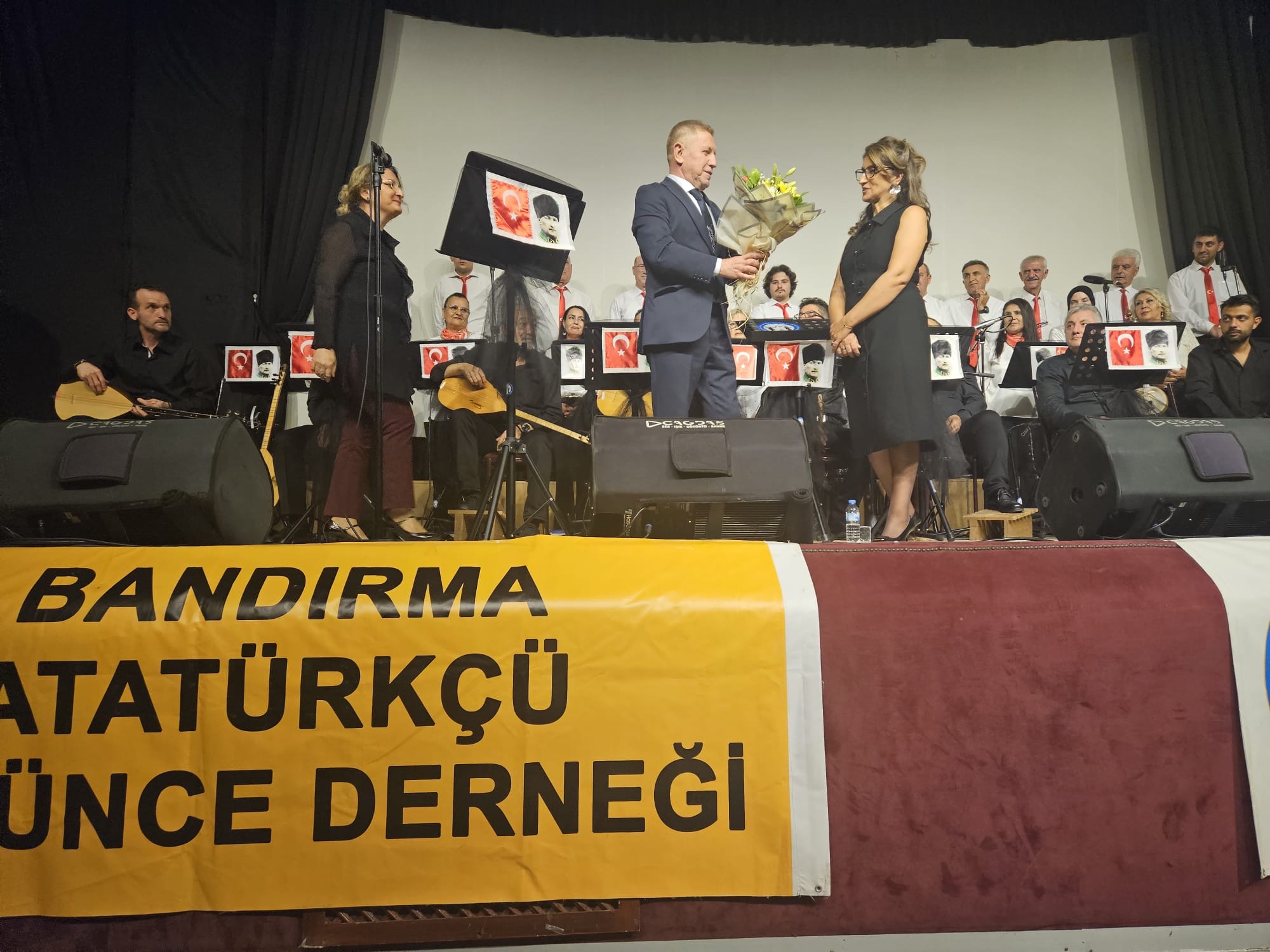 Bandırma Atatürkçü Düşünce Derneği Başkanı Hayri Turna, 10 Kasım’a denk