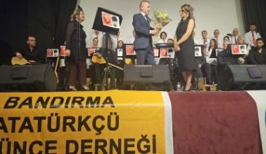 Bandırma Atatürkçü Düşünce Derneği Başkanı Hayri Turna, 10 Kasım’a denk