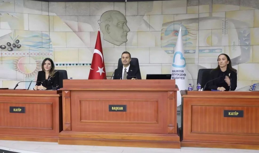 Balıkesir Büyükşehir Belediye Başkanı Ahmet Akın, Zağnos Paşa Camii önünde