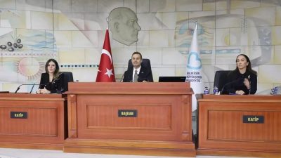 Balıkesir Büyükşehir Belediye Başkanı Ahmet Akın, Zağnos Paşa Camii önünde