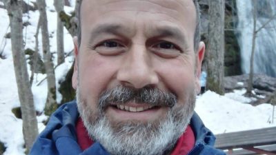 Balıkesir’in Erdek ilçesinde zıpkınla balık avlamak için denize giren emekli