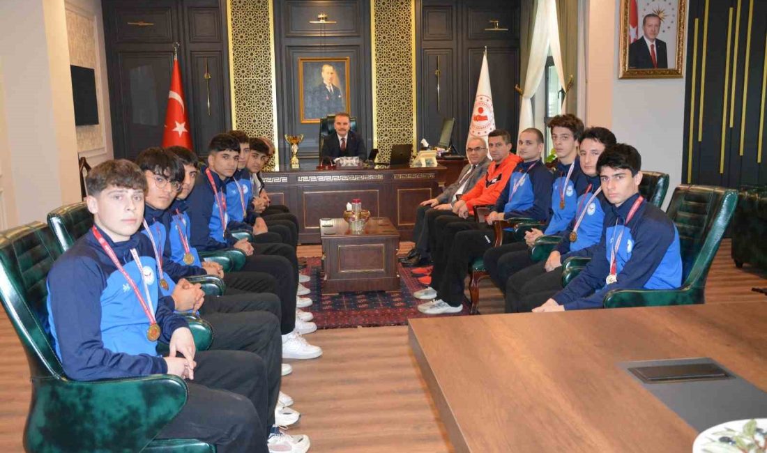 Balıkesir’in Edremit ilçesinde, 2025-2026 Eğitim Öğretim Yılı Okul Sporları kapsamında
