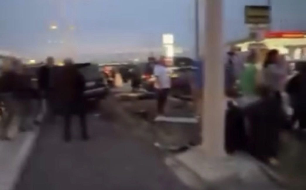 Bandırma’da 6 araçlı zincirleme kaza: 1 yaralı Balıkesir’in Bandırma ilçesinde aynı yönde ilerleyen 6 aracın karıştığı zincirleme