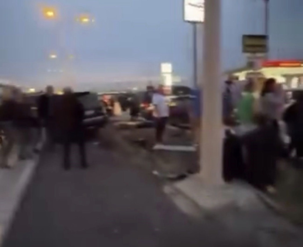 Balıkesir’in Bandırma ilçesinde aynı yönde ilerleyen 6 aracın karıştığı zincirleme