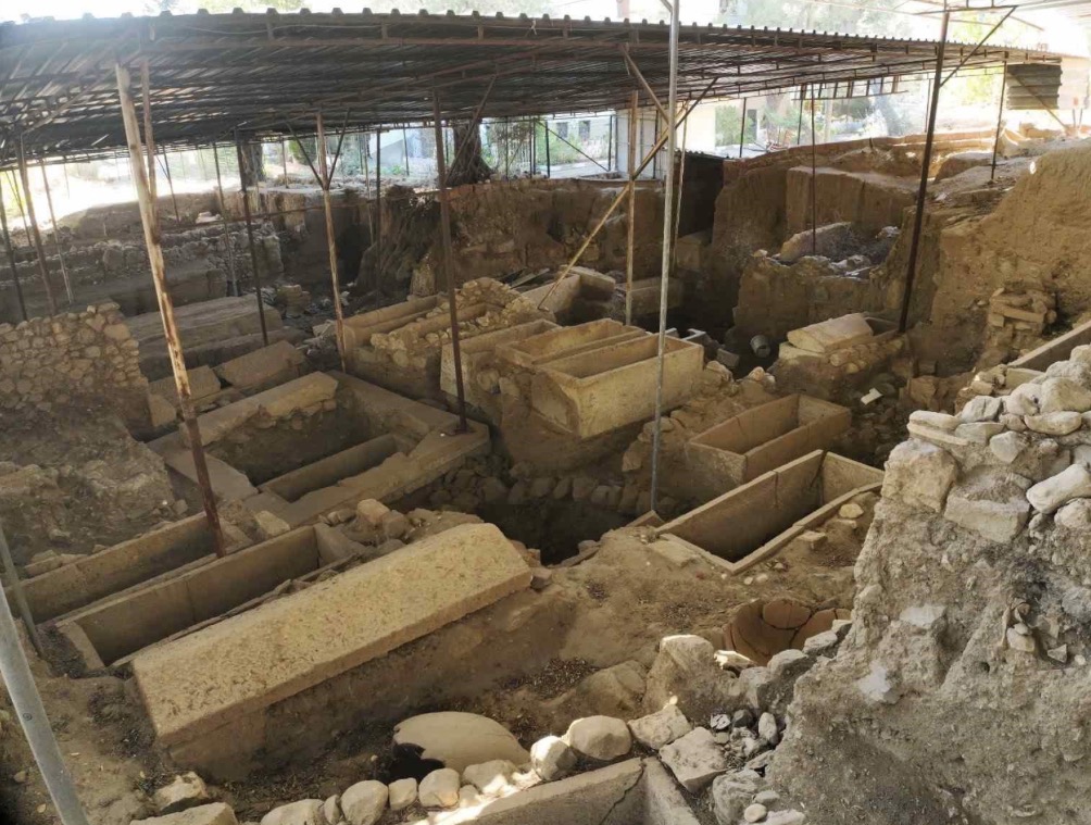 Balıkesir Büyükşehir Belediyesi’nin katkılarıyla Antandros Antik Kenti’nde yürütülen kazı çalışmaları