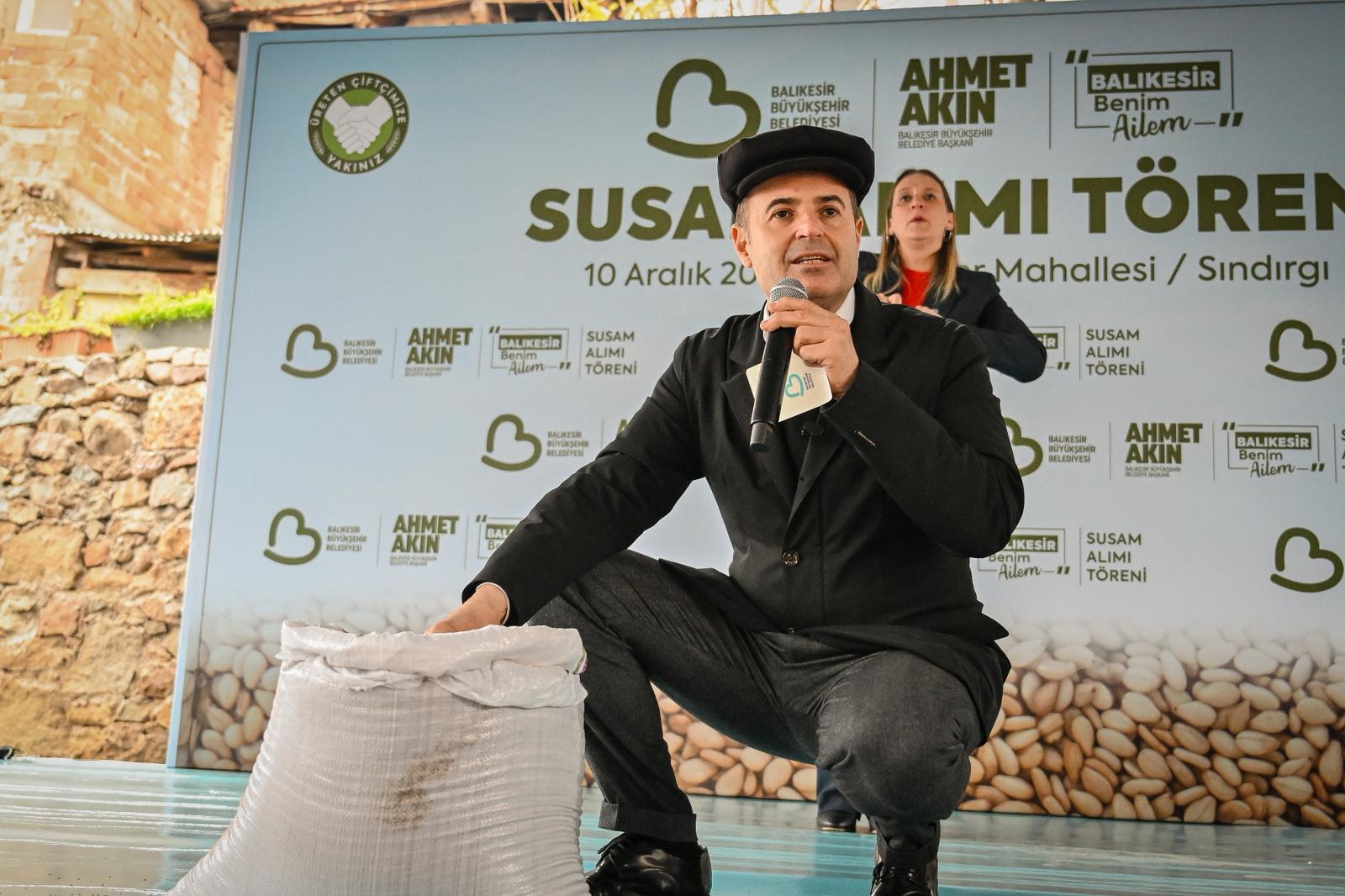 Balıkesir Büyükşehir Belediyesi, susam üreticilerini bu yılda yalnız bırakmadı. Balıkesir