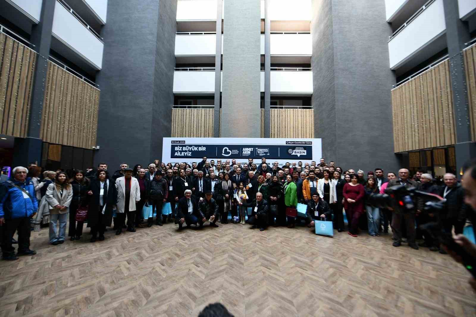 Balıkesir Büyükşehir Belediye Başkanı Ahmet Akın, gazeteciliğin zor şartlar altında