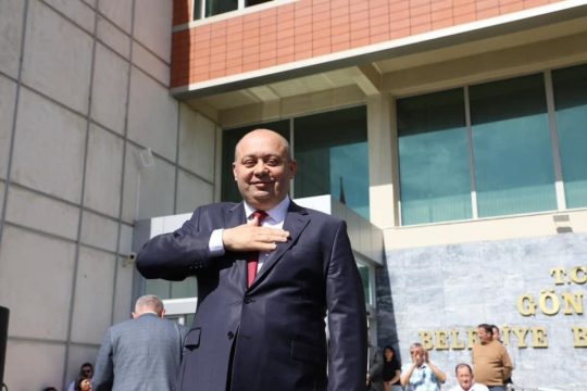 Başkan Palaz: “Borç bulursun, çorba bulursun domates yetiştirir geçinirsiniz” Balıkesir’in Gönen ilçesinde CHP’li Belediye Başkanı İbrahim Palaz’ın sendika tartışmalarına