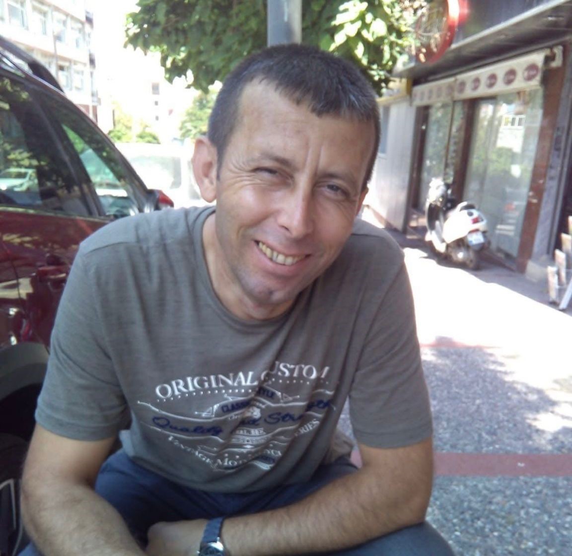 Balıkesir’in Bandırma ilçesinde balkondan düşen bir kişi yaşamını yitirdi.