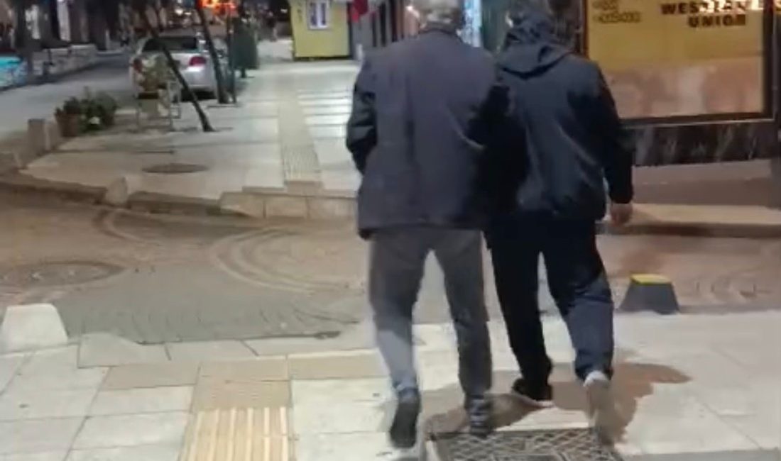 Bandırma’da genç kadına taciz iddiası: Şüpheli gözaltına alındı Balıkesir’in Bandırma ilçesinde bir kadına sözlü tacizde bulunduğu iddia edilen