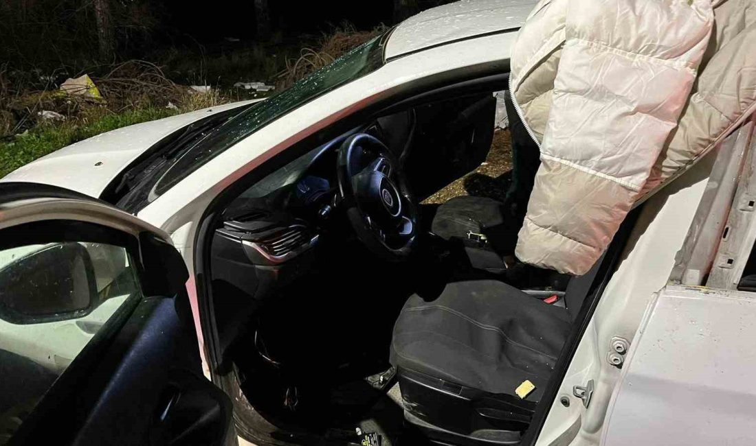 Gönen’de park halindeki araçta patlama: 2 yaralı Balıkesir’in Gönen ilçesinde park halindeki bir otomobilde meydana gelen patlamada