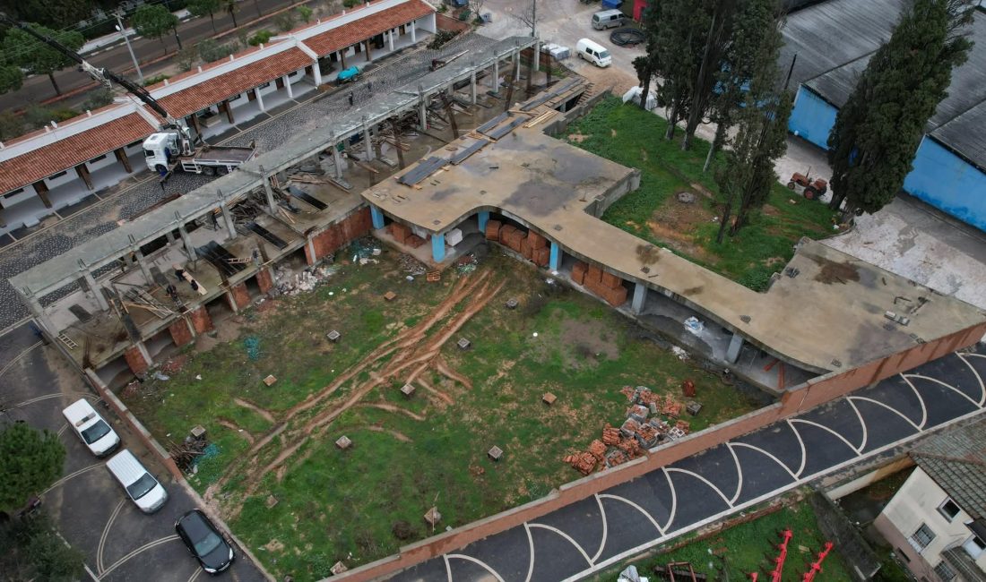 Bandırma Belediye Başkanı Dursun Mirza, mahallelerde sürdürülen çalışmalarla ilgili yaptığı