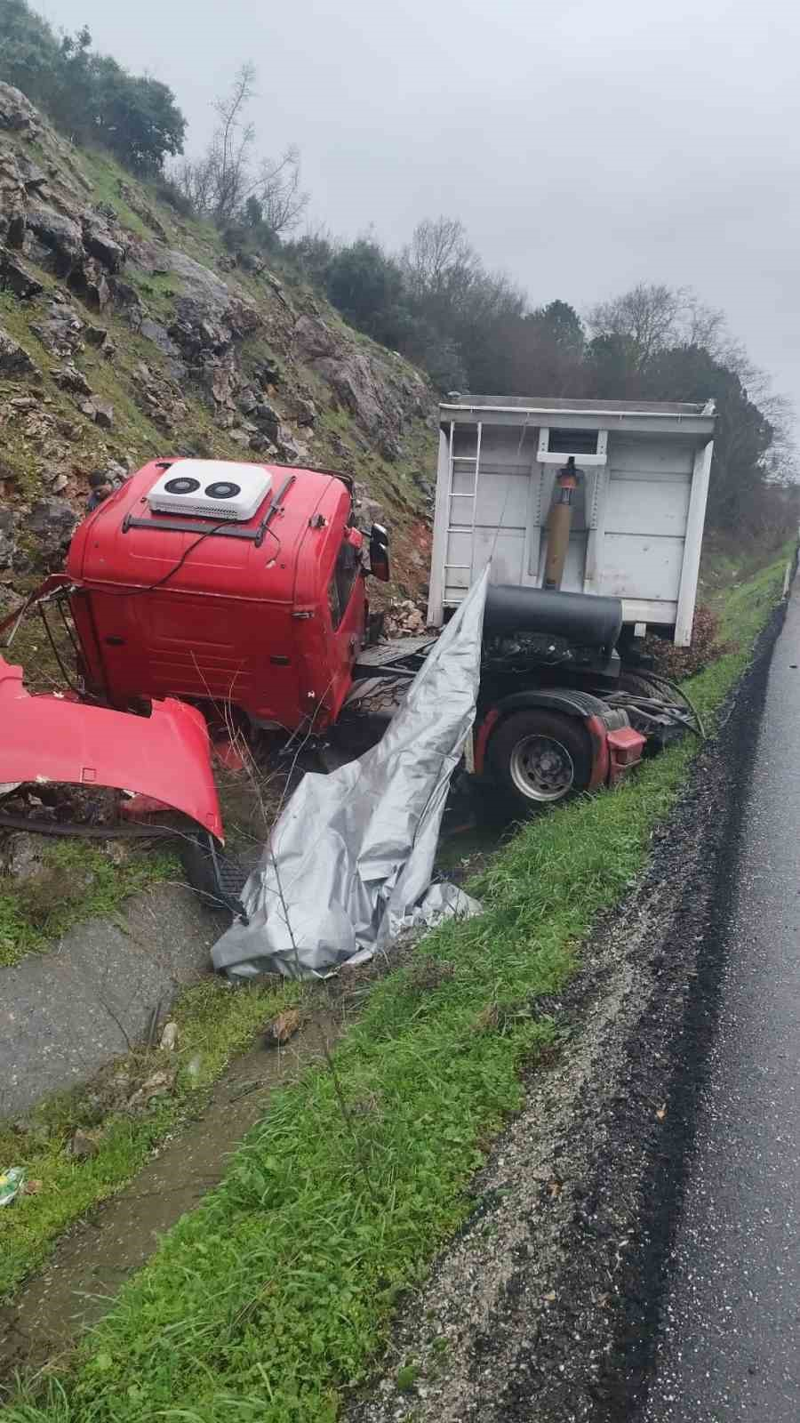 Balıkesir-Bursa Kara Yolu Bursa istikameti Susurluk Demirkapı Rampası mevkinde meydana