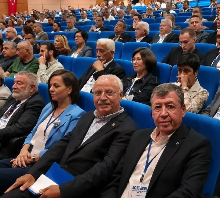 Burhaniye ilçesinde, Belediye Meclis Başkan Vekili Tarık Erdil, Kıyı Ege