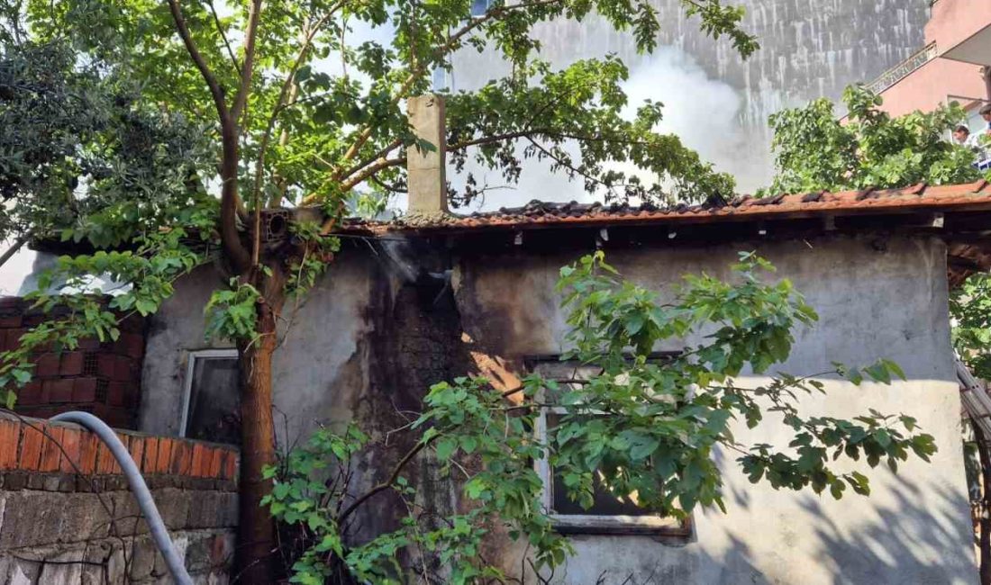 Susurluk’ta korkutan yangın Balıkesir’in Susurluk ilçesinde tek katlı müstakil bir evde çıkan ve