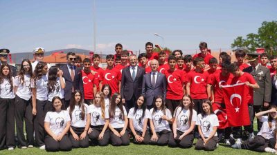 Balıkesir’in Ayvalık ilçesinde; Gazi Mustafa Kemal Atatürk’ün Samsun’a çıkarak Milli