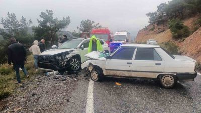 Havran’da iki otomobil çarpıştı: 1 yaralı Balıkesir’in Havran ilçesinde iki otomobilin çarpışması sonucu meydana gelen kazada
