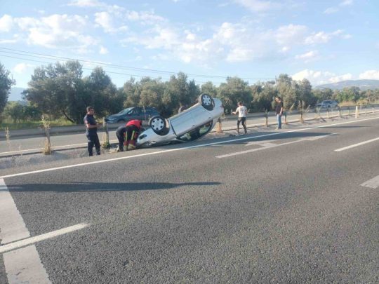 Havran yolunda trafik kazası: 2 yaralı Balıkesir’in Havran ilçesinde bir otomobilin kontrolden çıkması sonucu meydana gelen