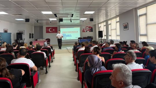 Burhaniye’de Okul Güvenliği Bilgilendirme Toplantısı yapıldı Burhaniye ilçesinde, Okul Güvenliği-Siber Güvenlik Bilgilendirme Toplantısı yapıldı.