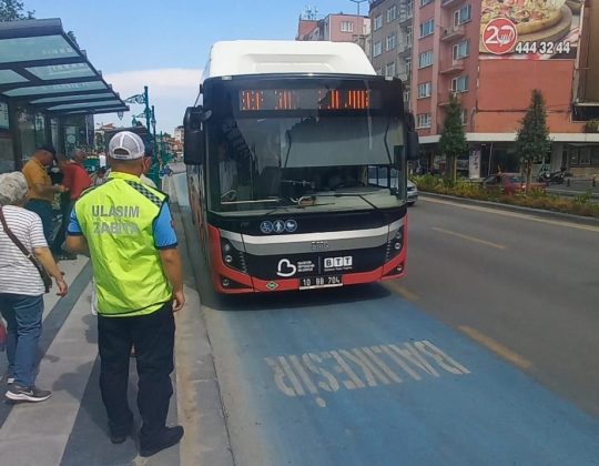 Büyükşehir ekipleri güvenli ve konforlu ulaşım için sahada Balıkesir Büyükşehir Belediyesi, hava sıcaklıklarının artmasıyla birlikte vatandaşların toplu taşıma