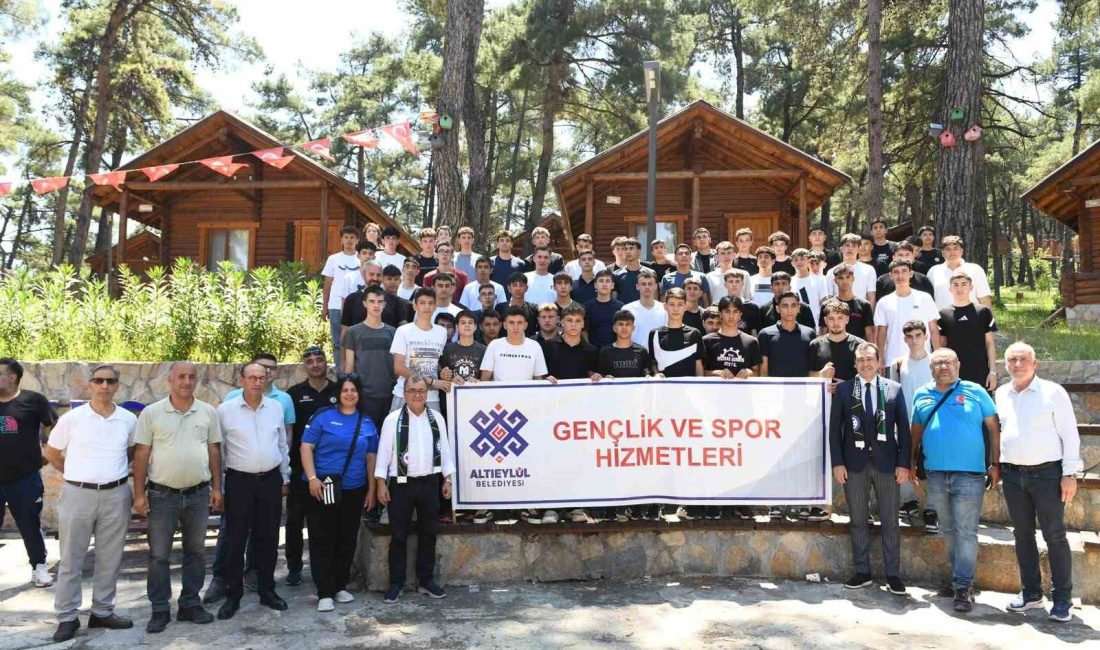 Altıeylül Belediye Başkanı Hakan Şehirli, Konakpınar Gençlik Merkezi’nde Mimar Sinan