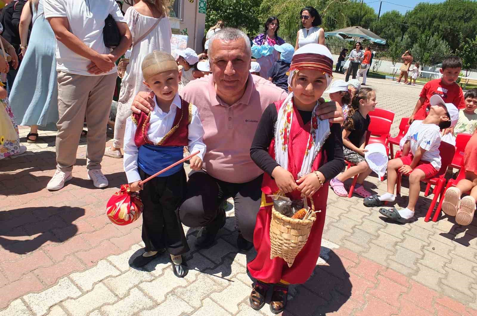 Burhaniye ilçesinde, Yıldız Özsaraç Anaokulu’nda düzenlenen "Atıktan sanata sanattan kahramanlara"