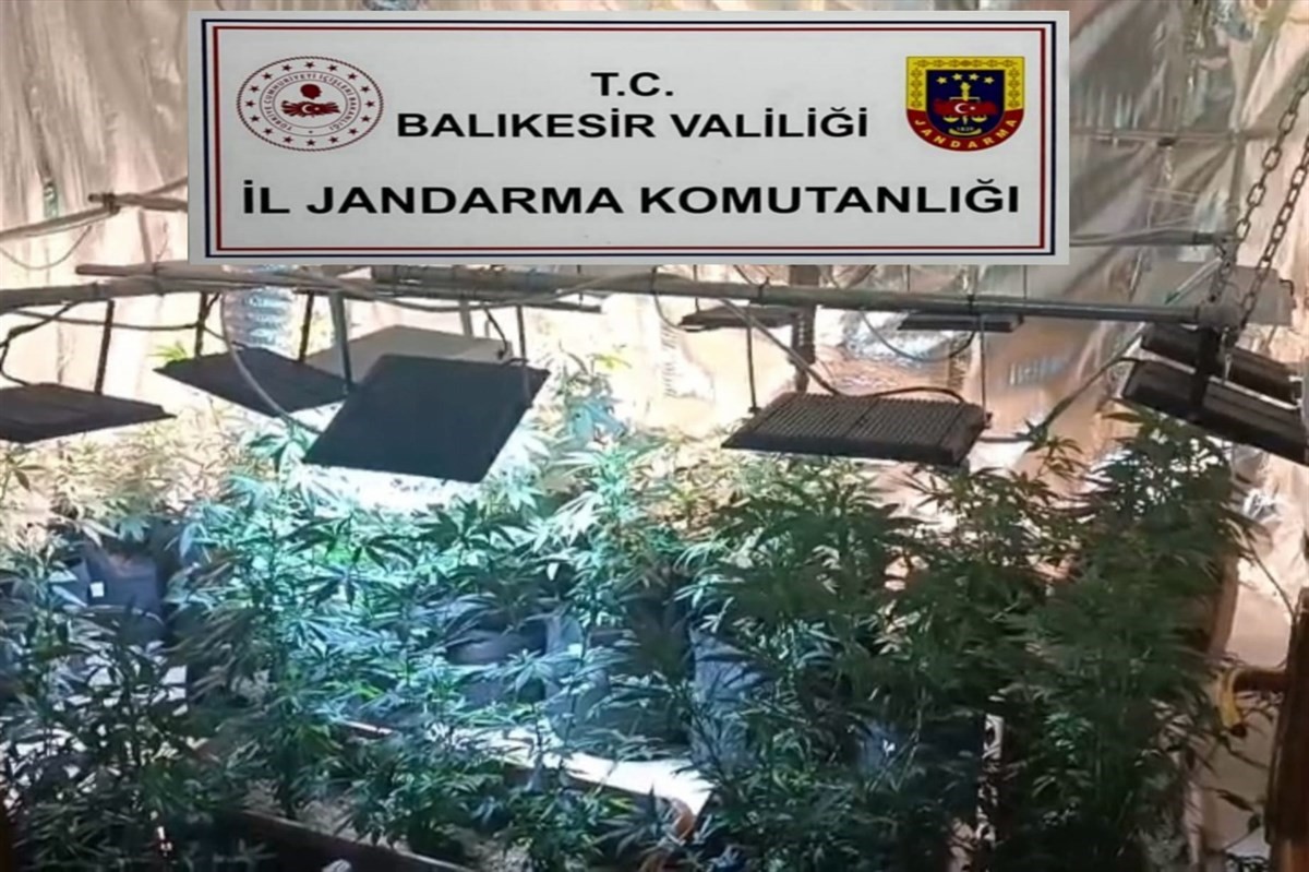 Balıkesir İl Jandarma Komutanlığı ekipleri, 5 ilçede evlerini iklimlendirme sistemiyle