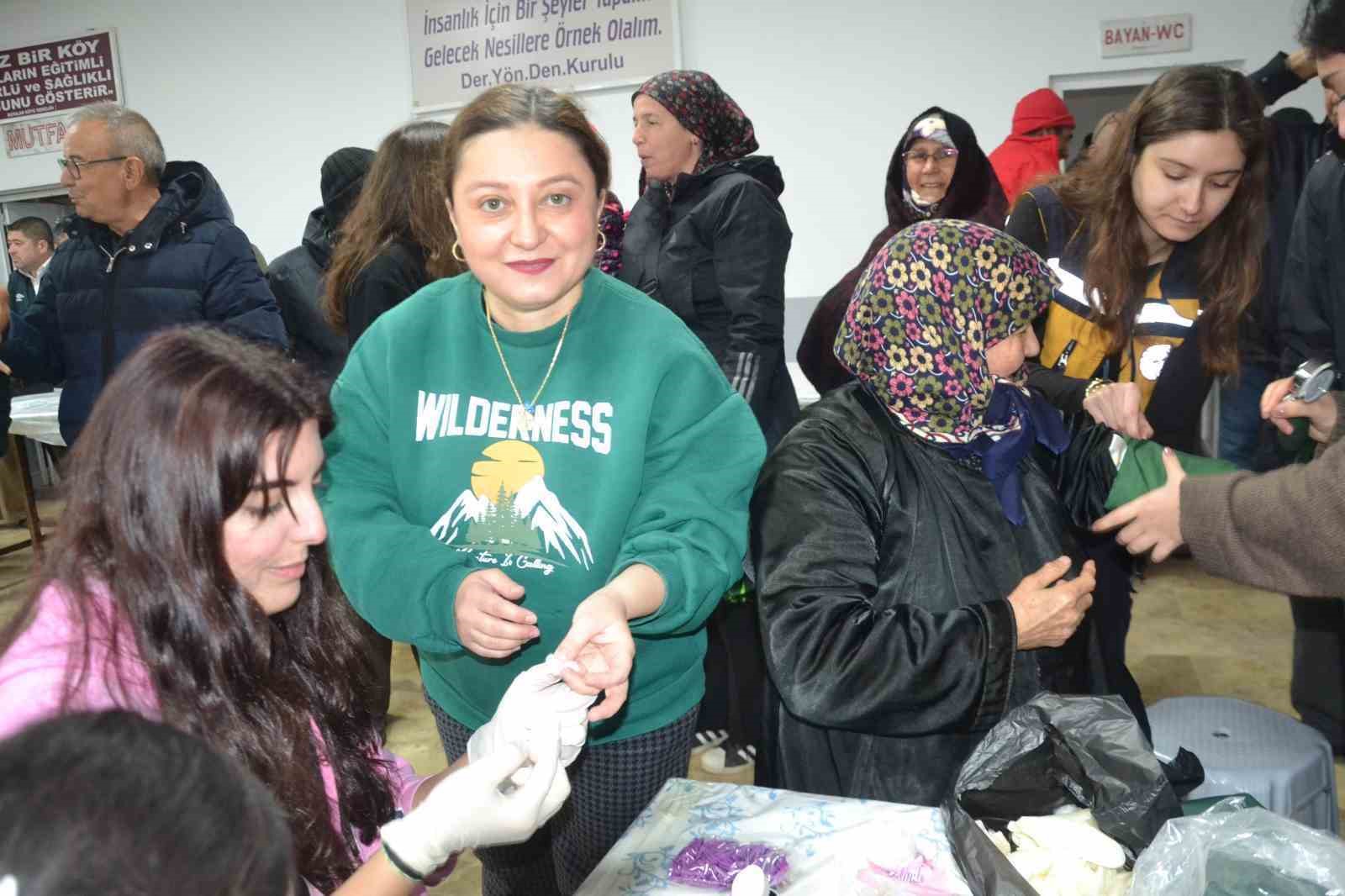 Balıkesir Üniversitesi Sağlık Akademisi Topluluğu’ndan Balya’nın kırsal Kayalar mahallesinde "Yerinde