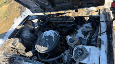 Erdek’te korkutan araç yangını Balıkesir’in Erdek ilçesinde bir araçta çıkan yangın, itfaiye ekiplerinin zamanında