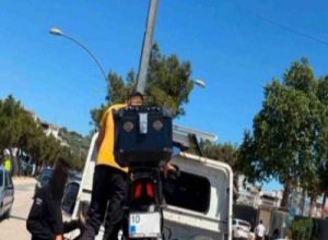 Balıkesir’in Erdek ilçesinde polis ekiplerinin "dur" ihtarına uymayarak kaçan motosiklet