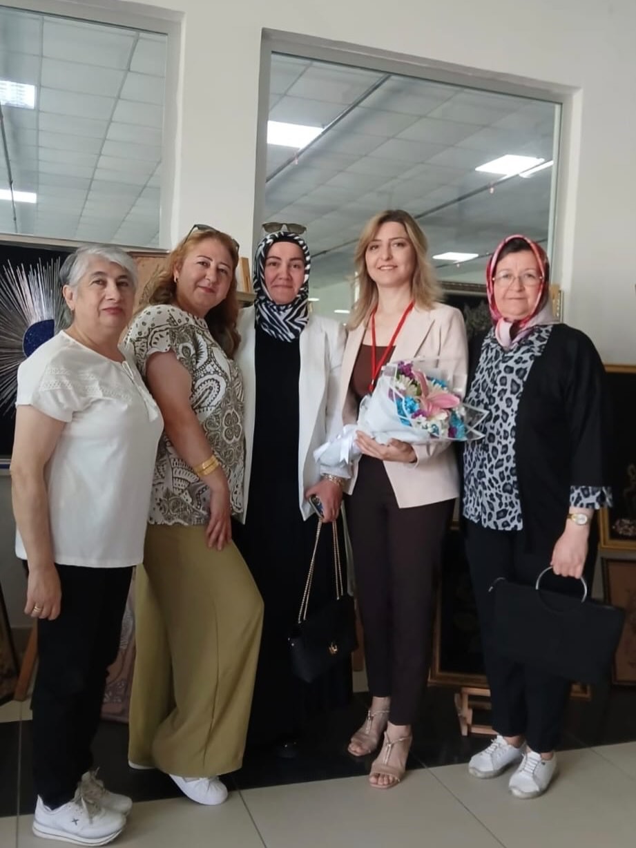 Burhaniye ilçesinde, Halk Eğitim Merkezinin Bahçelievler Mahallesi muhtarlık binasında açılan