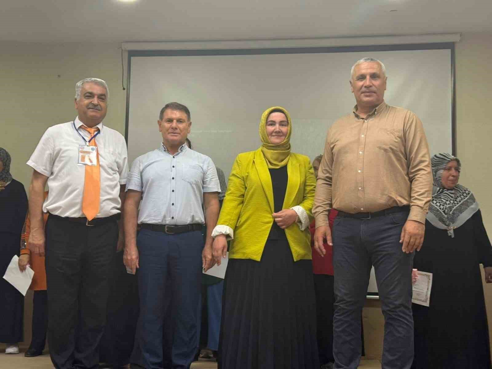 Burhaniye ilçesinde, Hayat Boyu Öğrenme Haftası kutlamaları kapsamında Okuma Yazma
