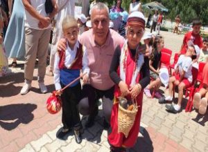 Burhaniye ilçesinde, Yıldız Özsaraç Anaokulu’nda düzenlenen "Atıktan sanata sanattan kahramanlara"