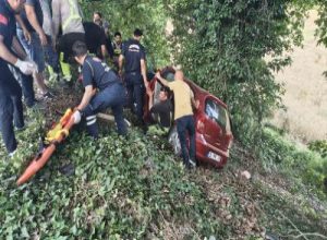 Balıkesir-Edremit karayolunun Evciler sapağında meydana gelen trafik kazasında 2 kişi