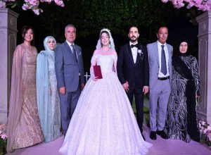 Burhaniye İlçe Emniyet Müdürü Faik Karabaş’ın eczacı kızı Eylül Karabaş,
