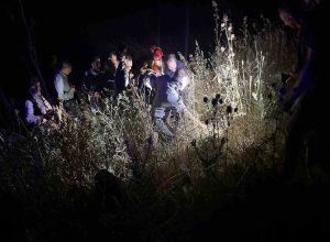 Balıkesir’in Altıeylül ilçesinde yoldan çıkıp şarampole uçan traktörde bulunan 3