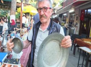 Burhaniye ilçesinde, Şehit Turhan Bayraktar Parkında düzenlenen ikinci el mezadı