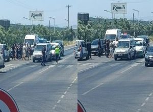 Balıkesir’in Ayvalık ilçesinde, Kozak mevkiine yönelen kavşakta meydana gelen trafik