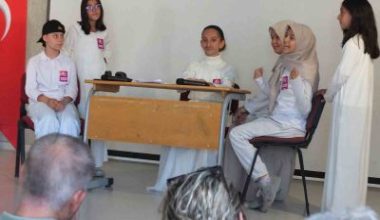 Burhaniye ilçesinde, İlim Yayma Cemiyetinin hayata geçirdiği Marifet Okulu yaz