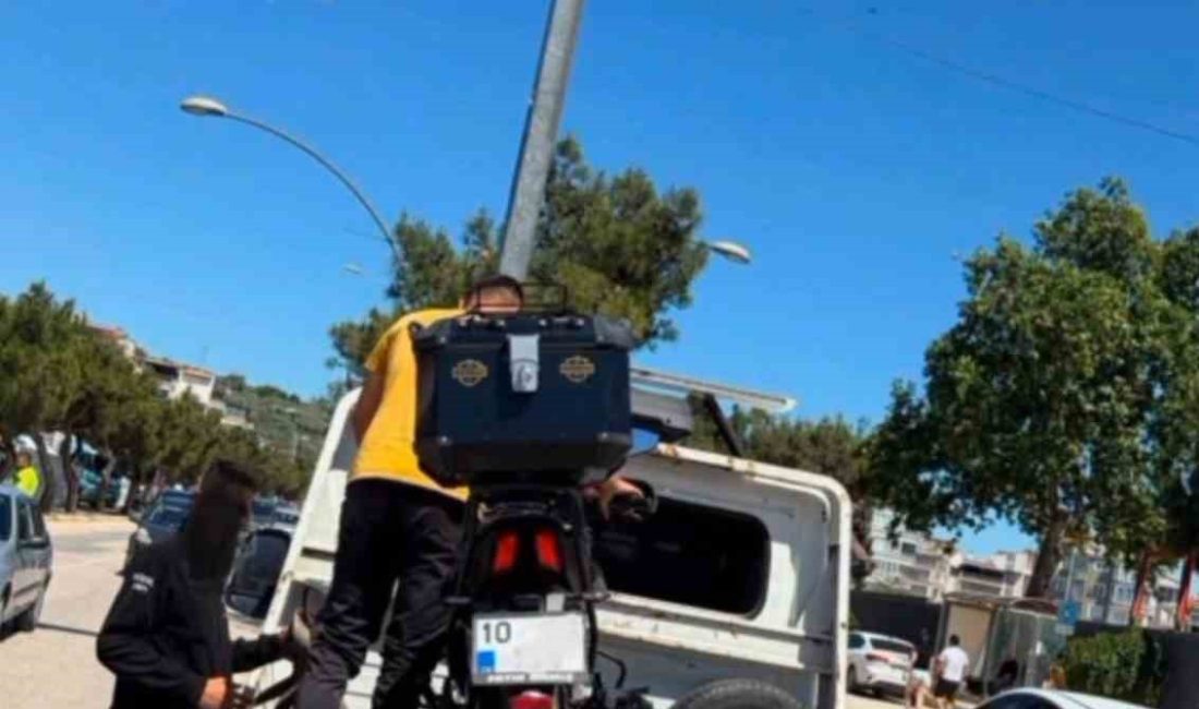Balıkesir’in Erdek ilçesinde polis ekiplerinin "dur" ihtarına uymayarak kaçan motosiklet
