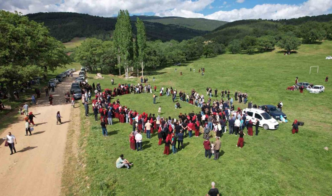 Sındırgı Yaylalarında birlik ve beraberlik şöleni Balıkesir’in Sındırgı ilçesine bağlı Düğüncüler Kırsal Mahallesi’nde düzenlenen yayla etkinliği,