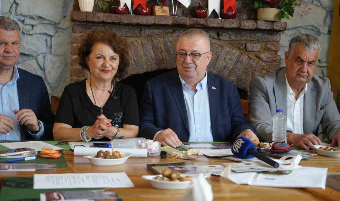 Antandros Antik Fest ikinci kez kapılarını açıyor Balıkesir’in Edremit ilçesindeki Altınoluk Mahallesi’nde bulunan Troya kahramanı Aeneas’ın yolculuğunun