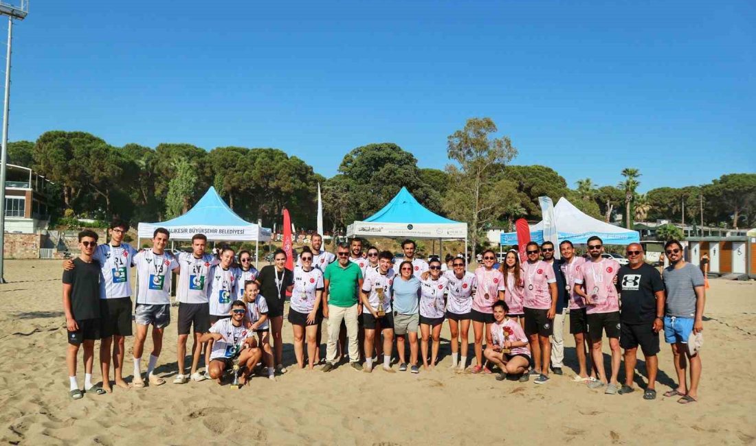 Balıkesir’de Plaj Korfbol Türkiye Şampiyonası yapıldı Balıkesir’in Burhaniye ilçesi, Plaj Korfbol Türkiye Şampiyonasına ev sahipliği yaptı.