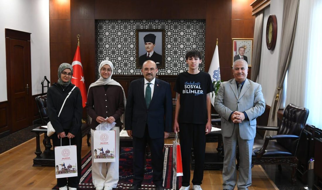 İmam Birgivi’nin yarışmasında ’Genç Kalemler’ ödüllendirildi Balıkesir İl Millî Eğitim Müdürlüğü koordinesinde düzenlenen "İmam Birgivi’nin Günümüz